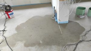 Wasserschaden unter dem Estrich